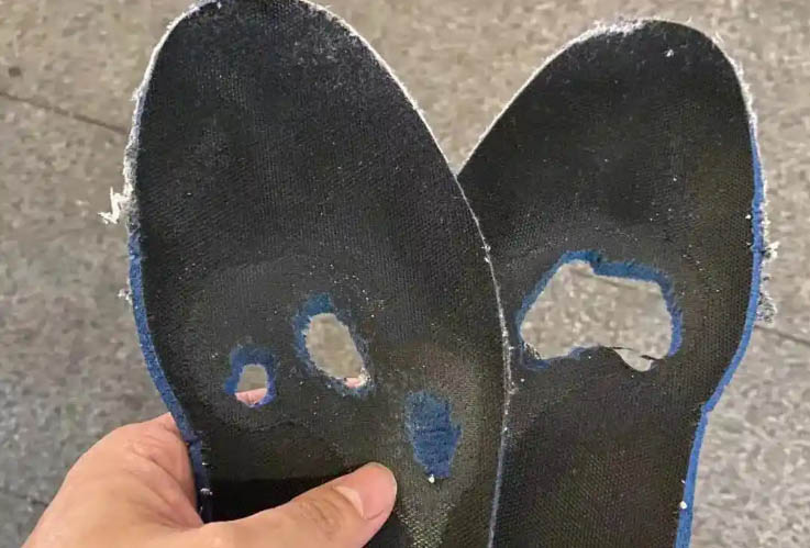 Broken insole, peculiar smell hoka